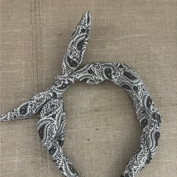 Amazon Black and Orange Patterned Headbands - Picture 3 of 6